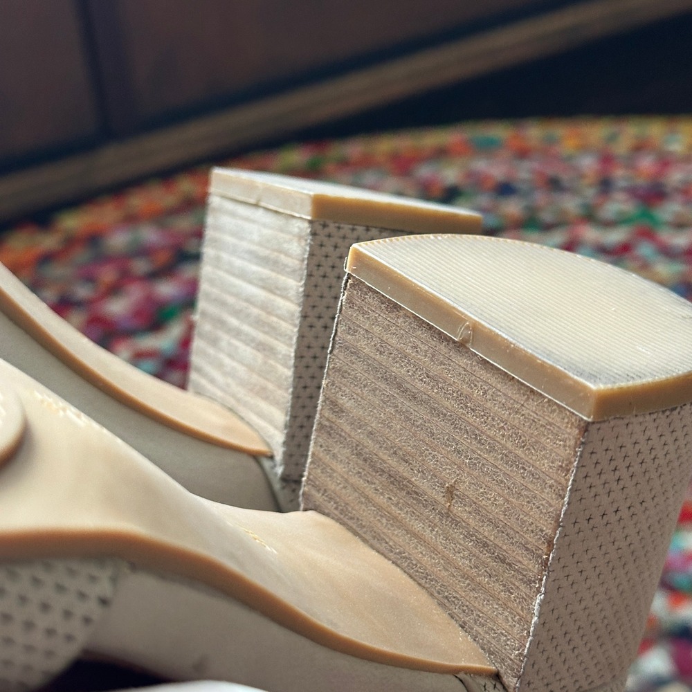 Gentle Souls Kenneth Cole Sandal Heels Size 9M Beige Leather Charlene 2 - Picture 11 of 13